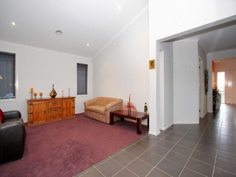 6 Hilltop Mews, Doreen VIC 3754