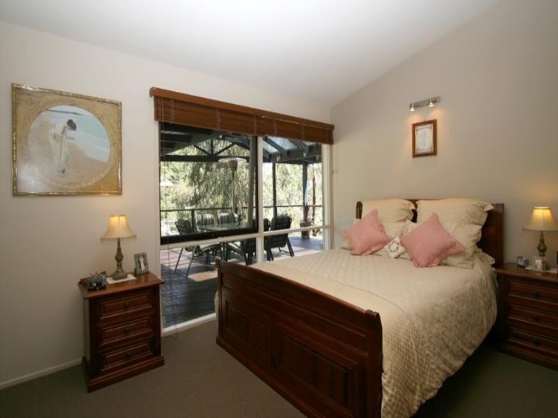 51 Punkerri Circuit, Greensborough VIC 3088