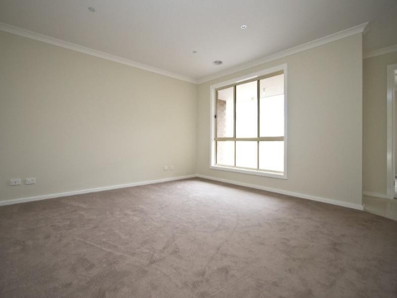 2/42 Wattle Drive, Watsonia VIC 3087