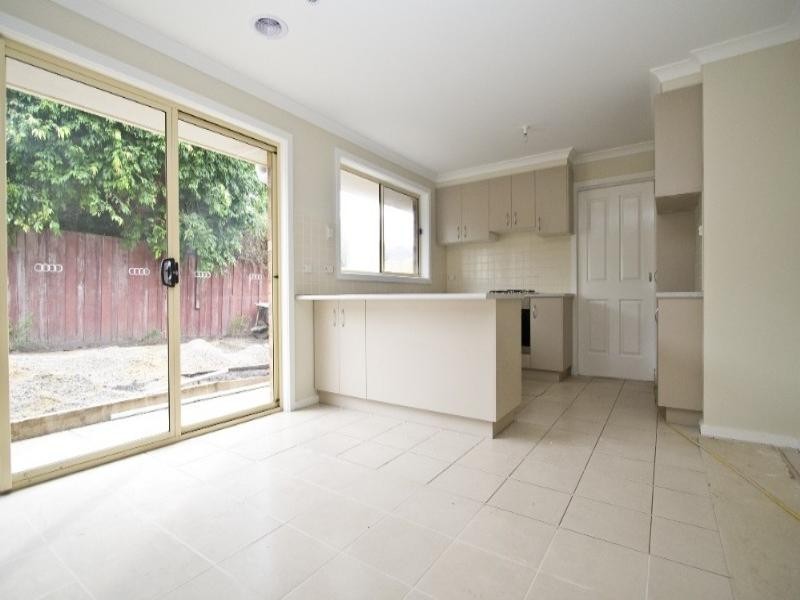 2/42 Wattle Drive, Watsonia VIC 3087