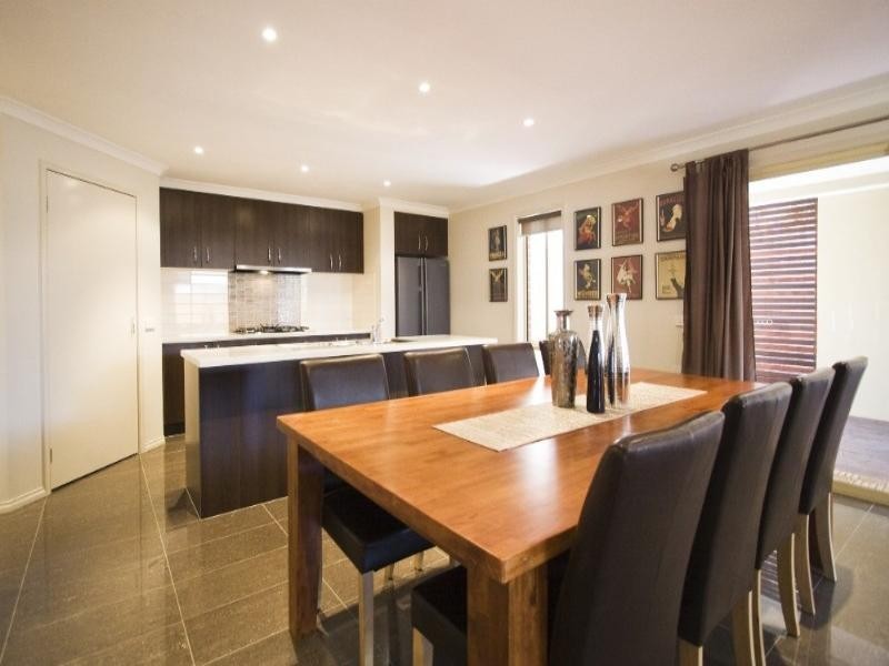 24 Sanctuary Drive, Bundoora VIC 3083