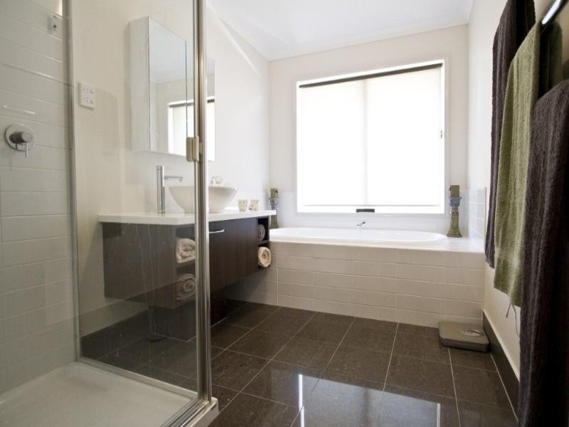 24 Sanctuary Drive, Bundoora VIC 3083