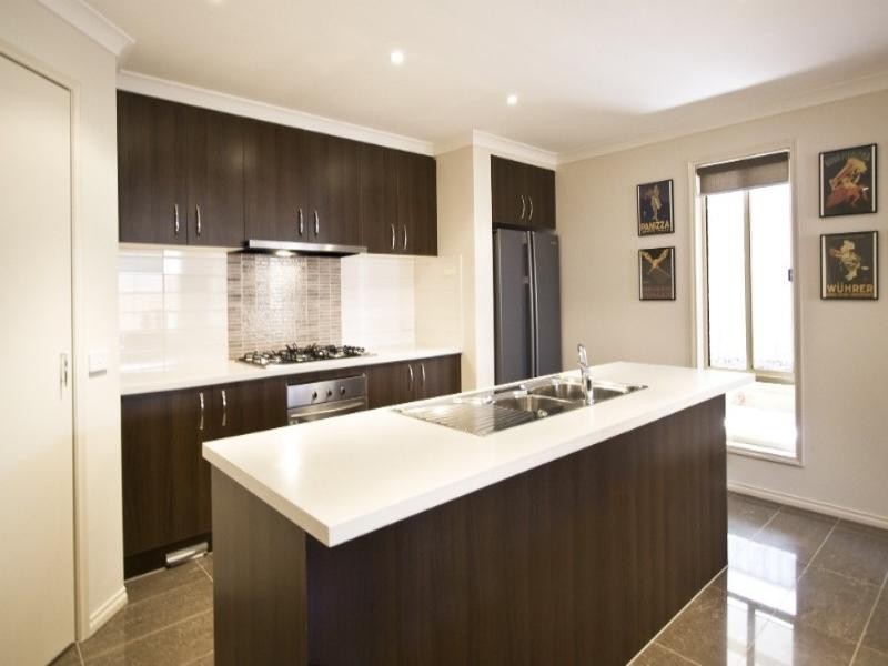 24 Sanctuary Drive, Bundoora VIC 3083