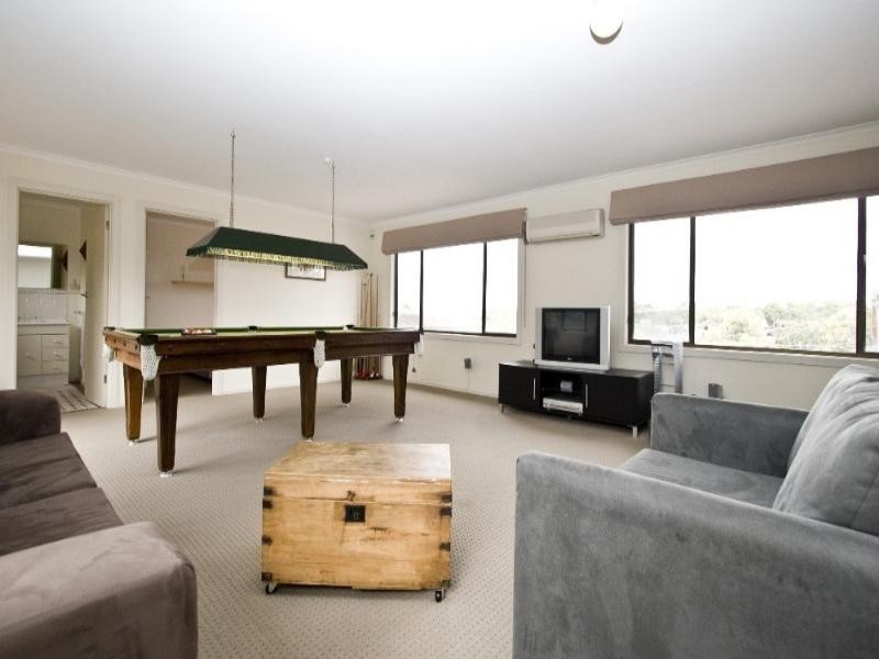 11 Wanbanna Avenue, Greensborough VIC 3088