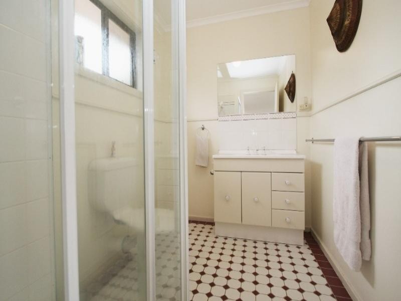 11 Wanbanna Avenue, Greensborough VIC 3088