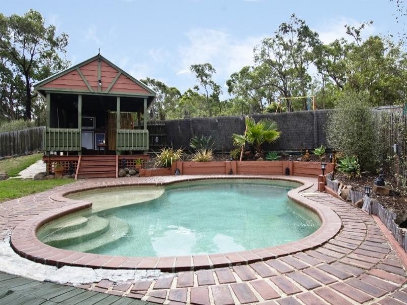 11 Wanbanna Avenue, Greensborough VIC 3088