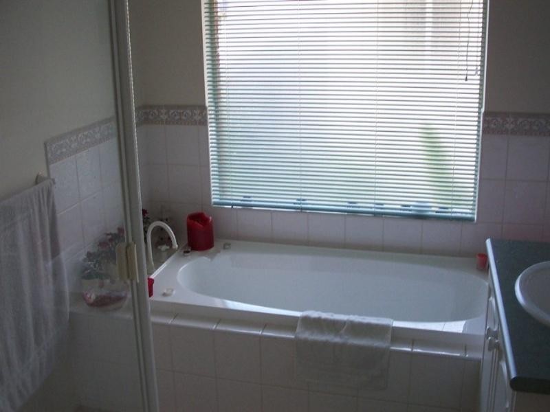 8 Sinclair Crescent, Macleod VIC 3085