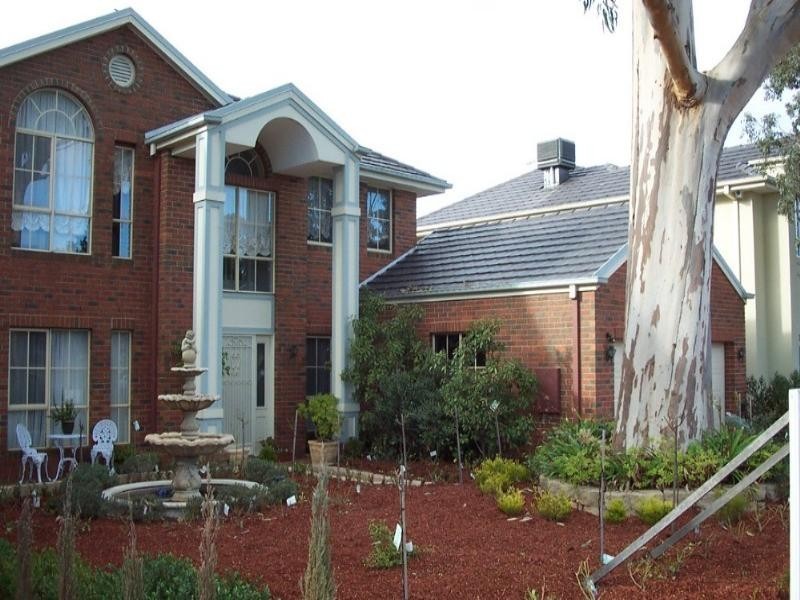 8 Sinclair Crescent, Macleod VIC 3085