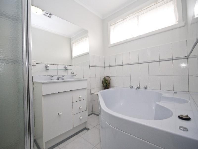 9 Armstrong Street, Greensborough VIC 3088