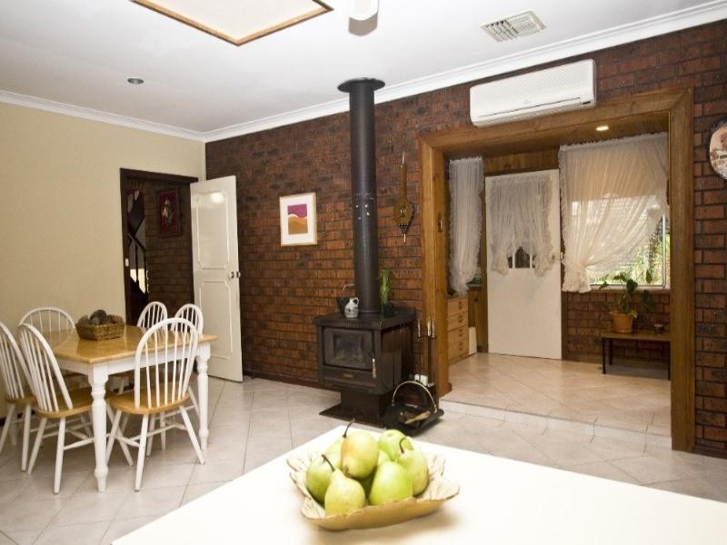 9 Armstrong Street, Greensborough VIC 3088