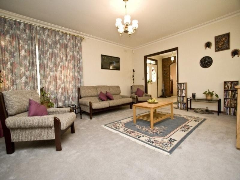 9 Armstrong Street, Greensborough VIC 3088