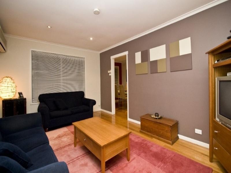 2/114 Henry Street, Greensborough VIC 3088