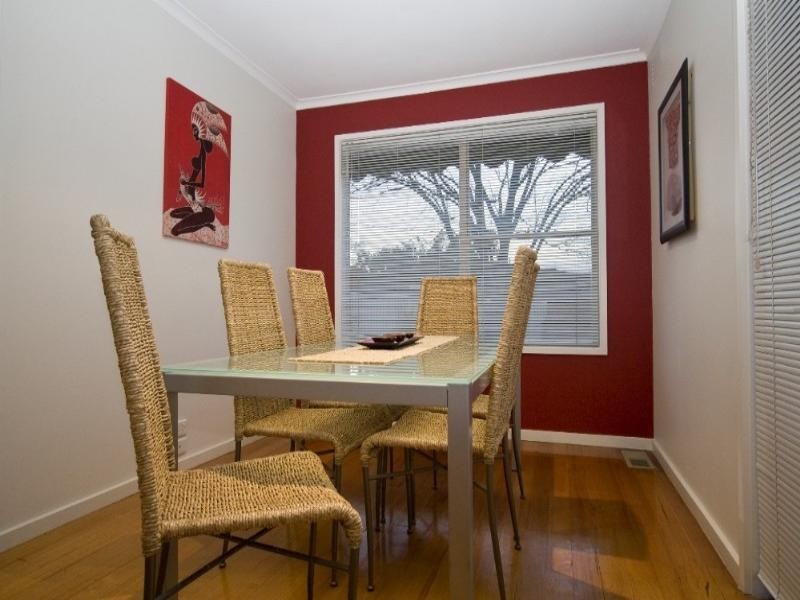 2/114 Henry Street, Greensborough VIC 3088