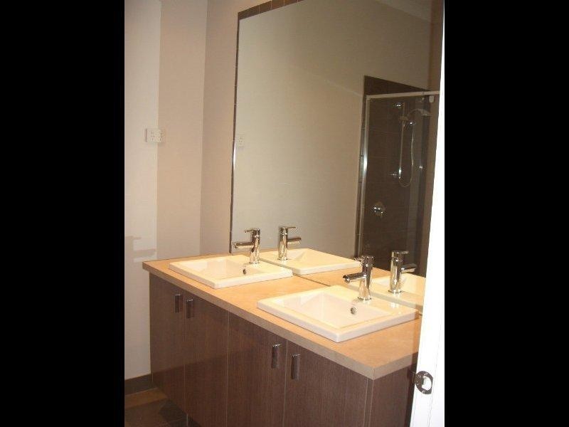 16 Elmore Way, Mernda VIC 3754