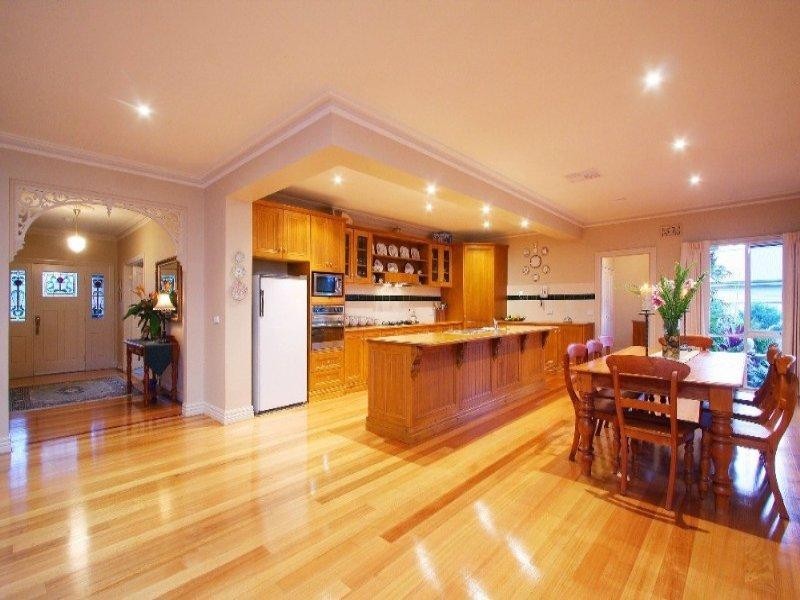 2 Pinehill Way, Doreen VIC 3754