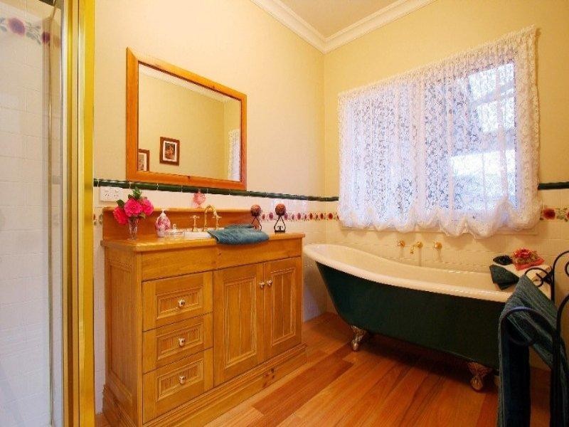 2 Pinehill Way, Doreen VIC 3754