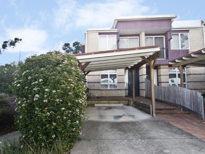 17/70 Grange Boulevard, Bundoora VIC 3083