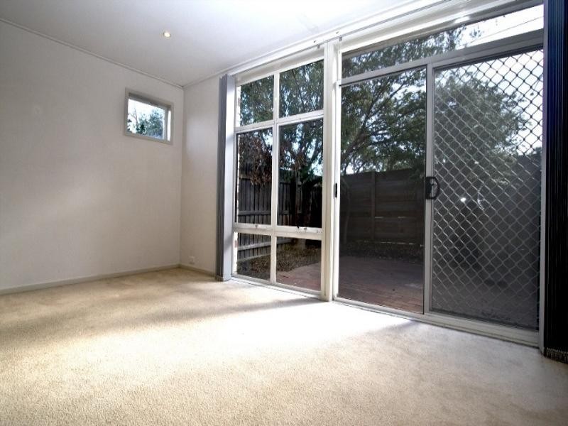 17/70 Grange Boulevard, Bundoora VIC 3083