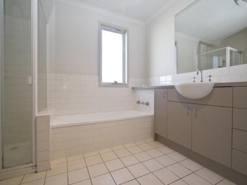 17/70 Grange Boulevard, Bundoora VIC 3083