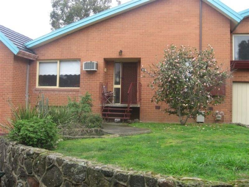 4/61 Nell Street, Greensborough VIC 3088