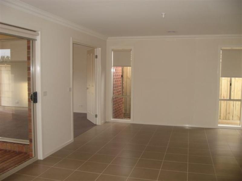 12 Gillow Grove, Doreen VIC 3754