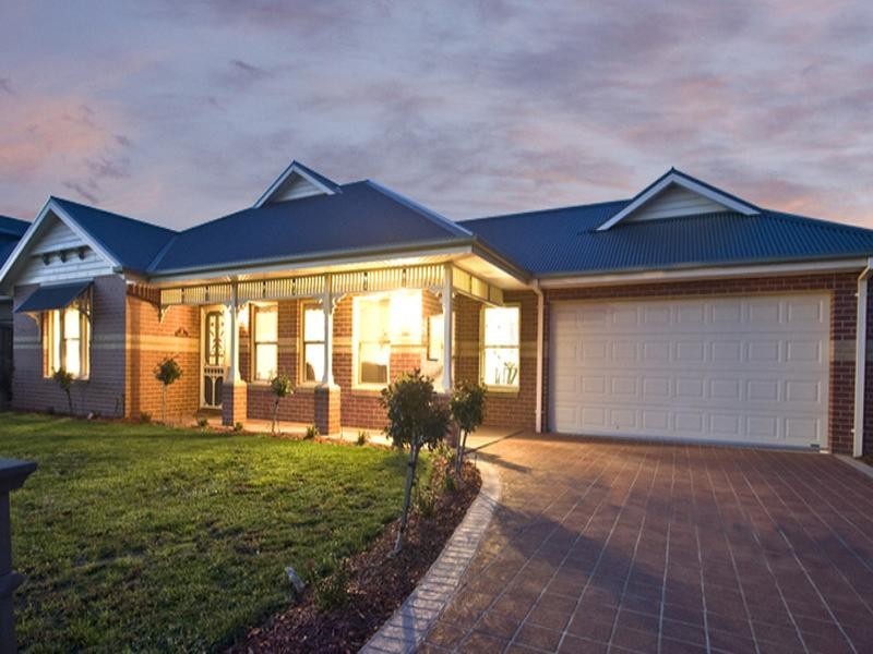 12 Glenshire Grove, Doreen VIC 3754