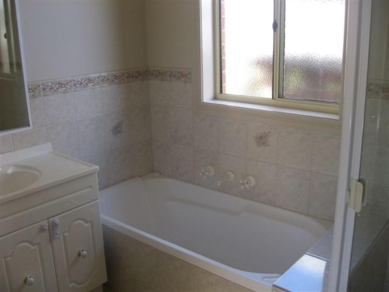 1/24 Wilson Avenue, Montmorency VIC 3094