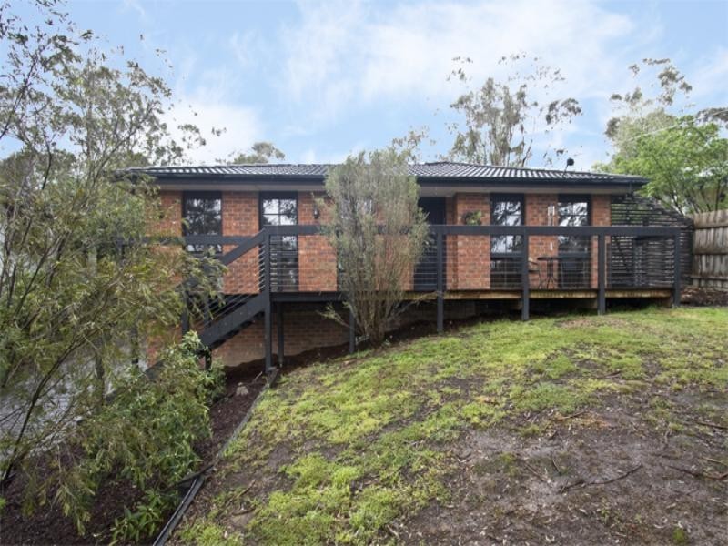 21 Meander Road, Hurstbridge VIC 3099
