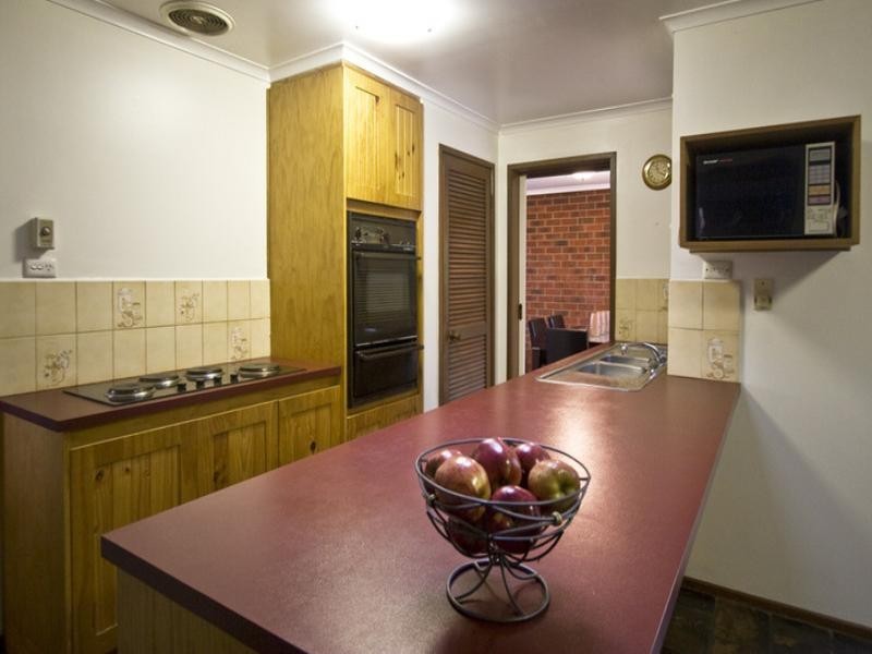 21 Meander Road, Hurstbridge VIC 3099