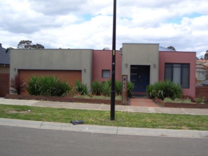 8 Goulburn Grove, Yallambie VIC 3085