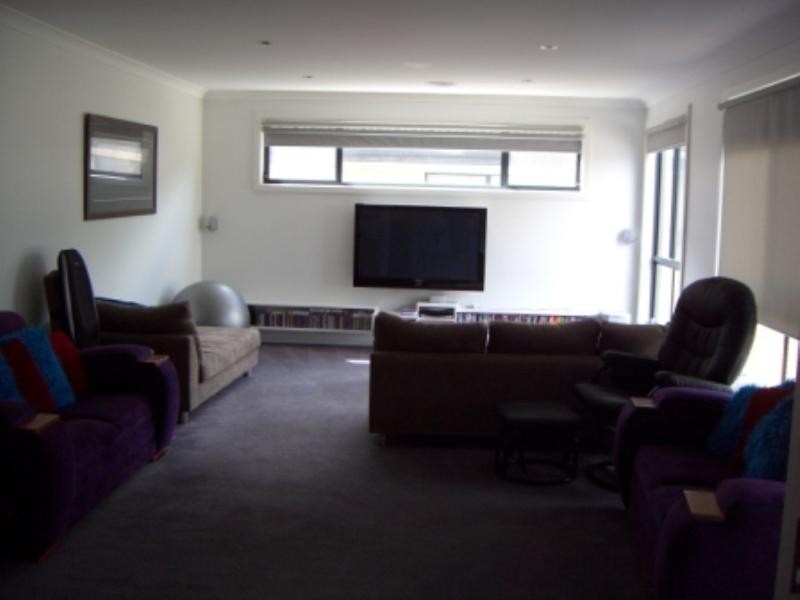 8 Goulburn Grove, Yallambie VIC 3085