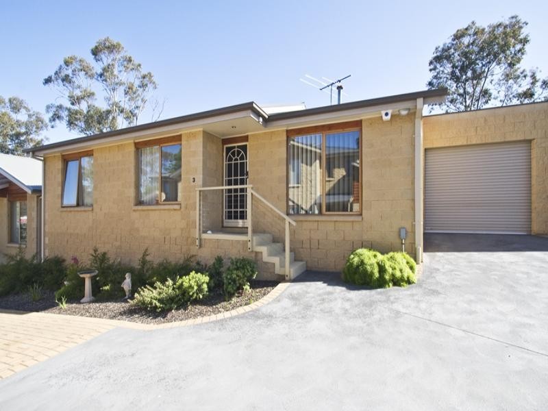 3/17 Silver Street, Eltham VIC 3095