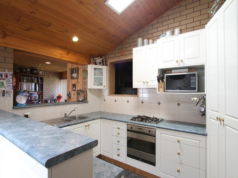 32 Tallow Wood Drive, Greensborough VIC 3088