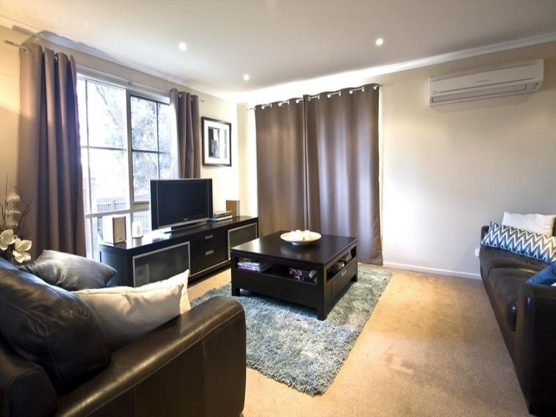 2/148 Nell Street, Greensborough VIC 3088