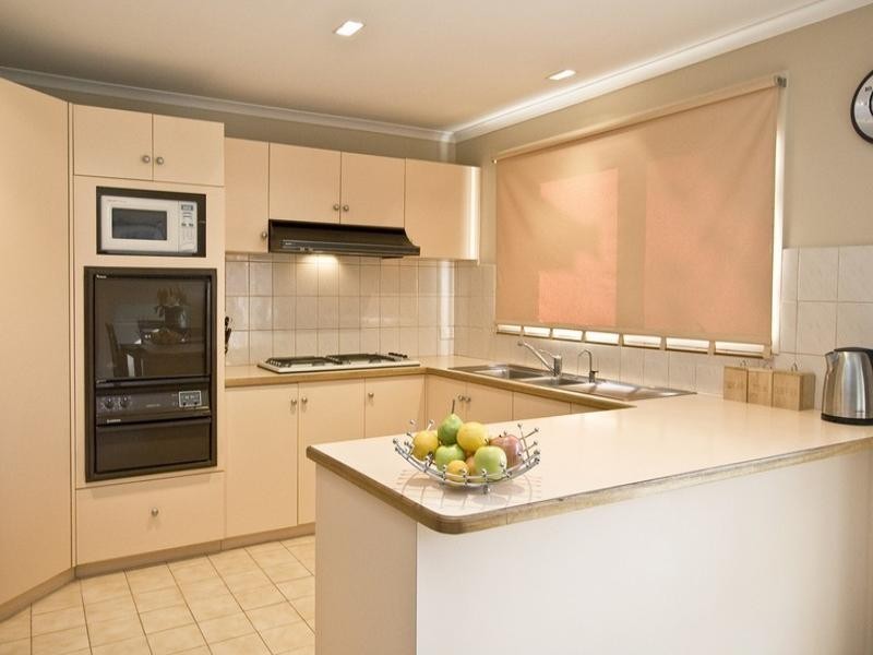 2/148 Nell Street, Greensborough VIC 3088