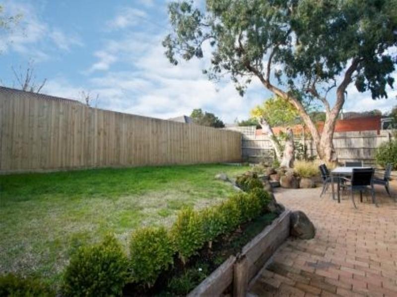 2/148 Nell Street, Greensborough VIC 3088