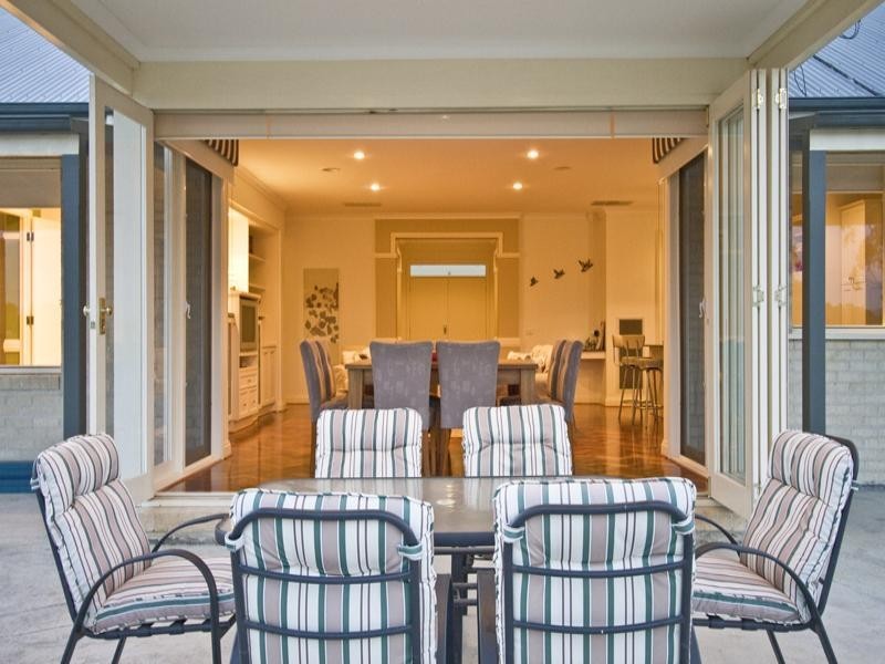 14-16 Laurimar Hill Drive, Doreen VIC 3754