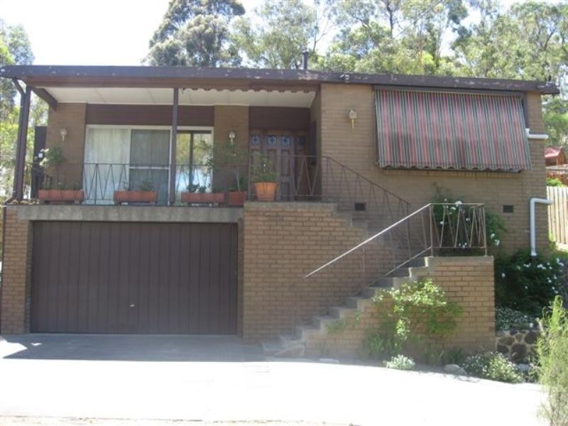5 Delfin Crescent, Greensborough VIC 3088