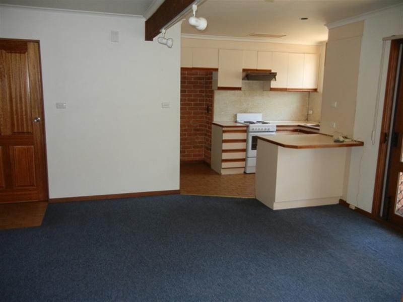 6/5 Luck Street, Eltham VIC 3095