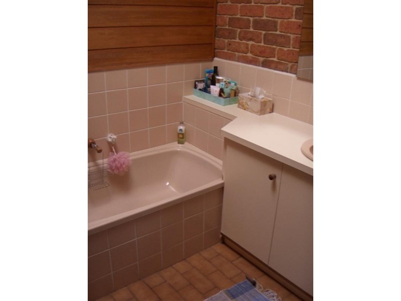 6/5 Luck Street, Eltham VIC 3095