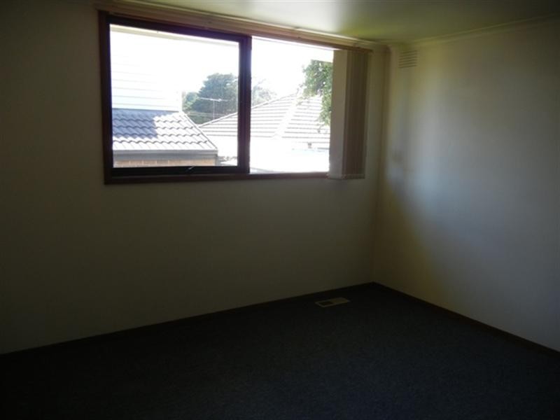 6/5 Luck Street, Eltham VIC 3095