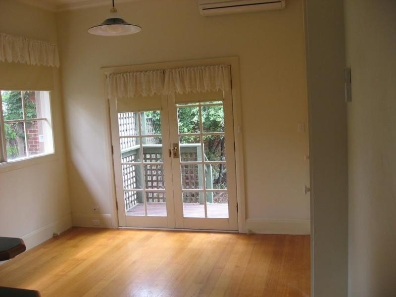 18 St Elmo Road, Ivanhoe VIC 3079