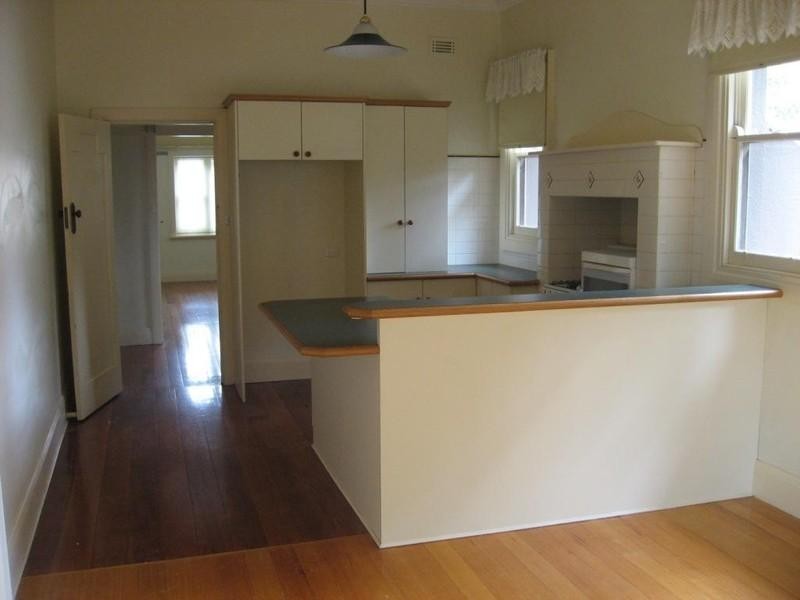 18 St Elmo Road, Ivanhoe VIC 3079