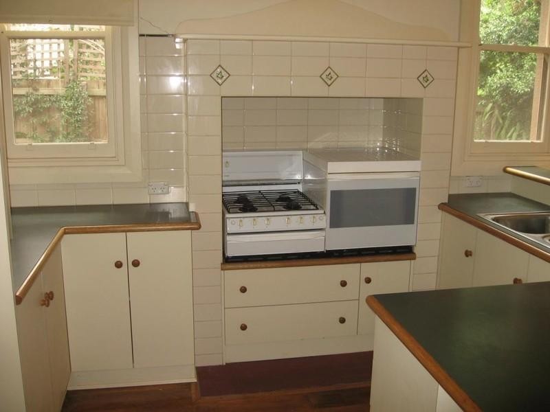 18 St Elmo Road, Ivanhoe VIC 3079