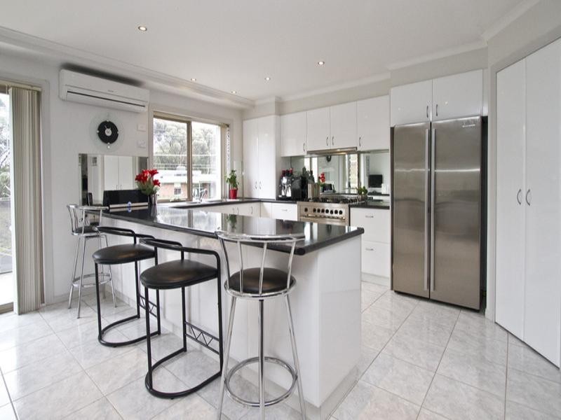 1 St James Court, Watsonia VIC 3087