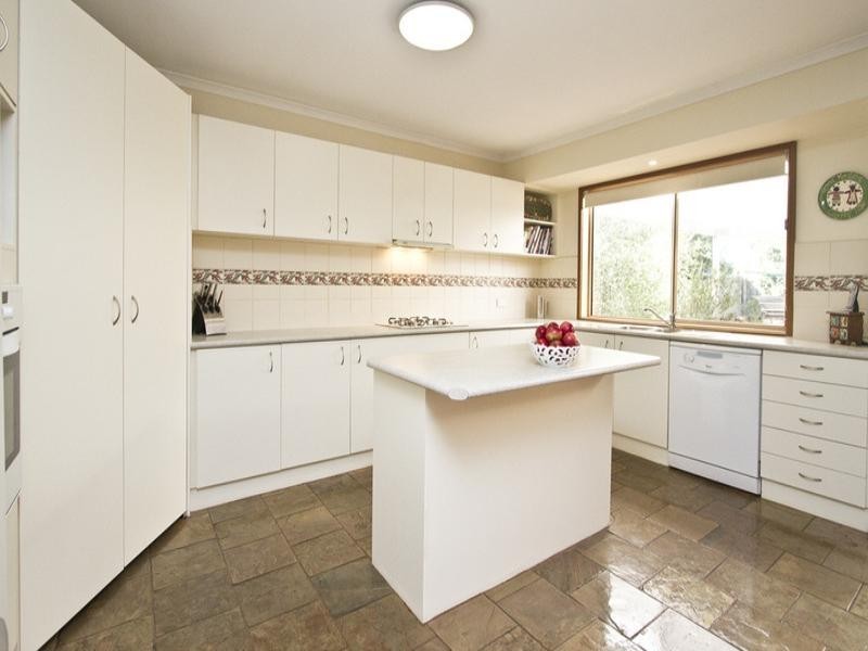 18 Selsdon Court, Greensborough VIC 3088