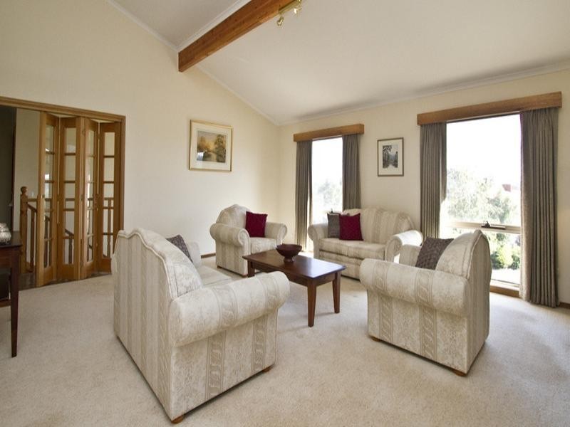 18 Selsdon Court, Greensborough VIC 3088