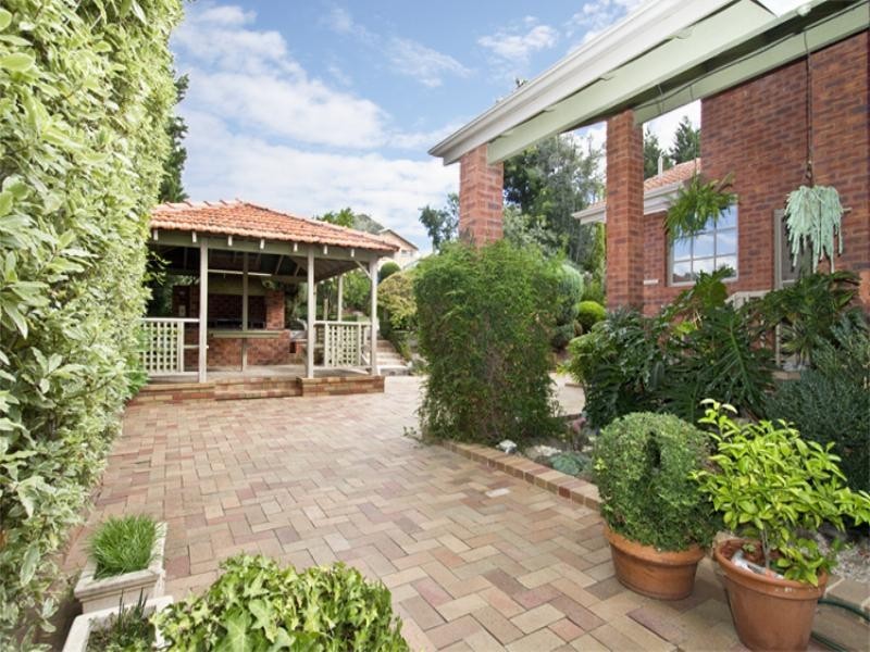 30 Sunrise Drive, Greensborough VIC 3088