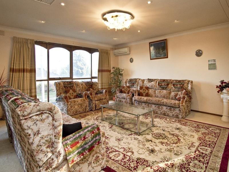 30 Winston Road, Viewbank VIC 3084