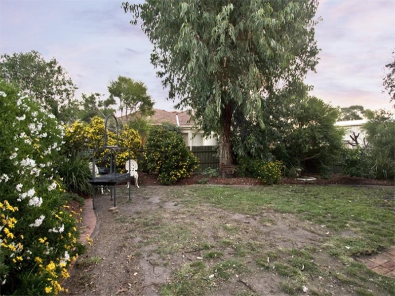 6 John Ryan Drive, South Morang VIC 3752